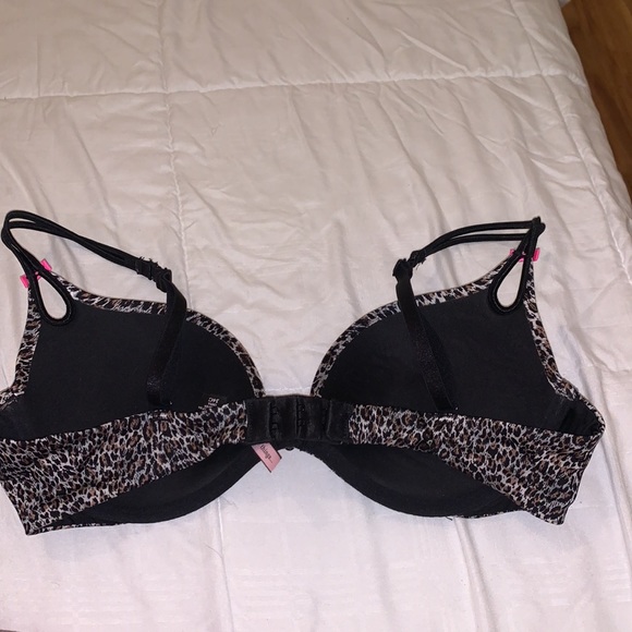 4 like new Victoria’s Secret bras - Picture 3 of 7